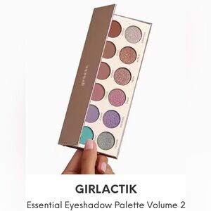 GIRLACTIK
Essential Eyeshadow Palette Volume 2
10.0 g